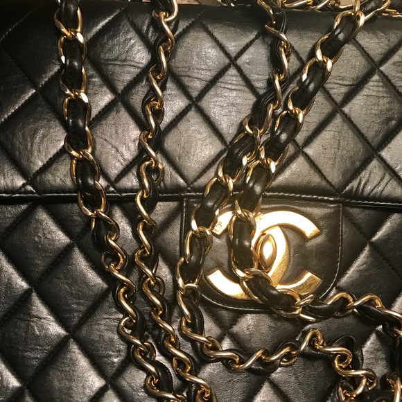 (SOLD)CHANEL authentic handbag - Picture 3 of 8